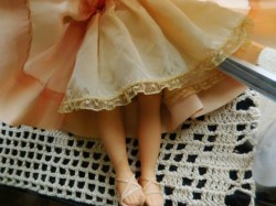 lissy peach legs